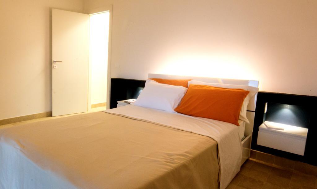 Melus Maris Guest House Syracuse Room photo