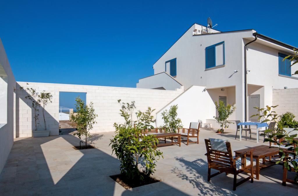 Melus Maris Guest House Syracuse Exterior photo
